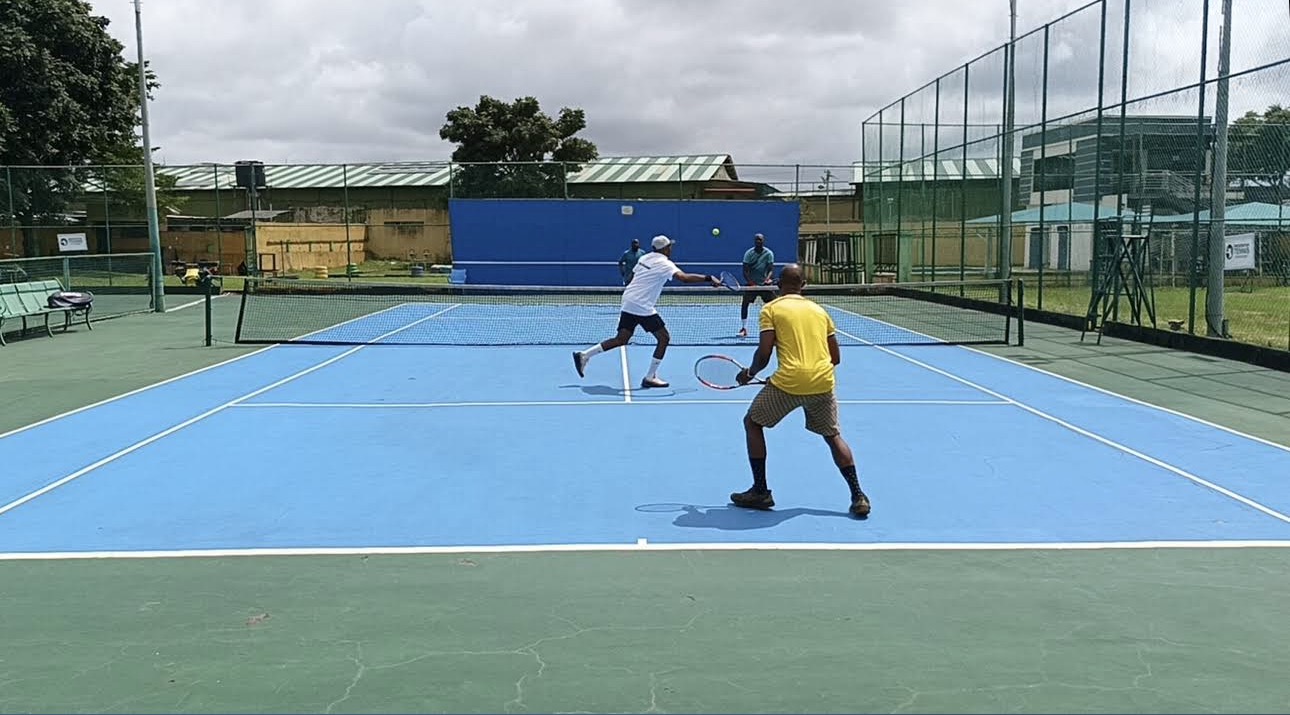 Monaliza Tennis Club seating